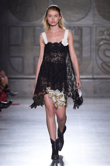 Fotoservizio/SS 2018/WOMEN/FAUSTO PUGLISI/DP2/10
