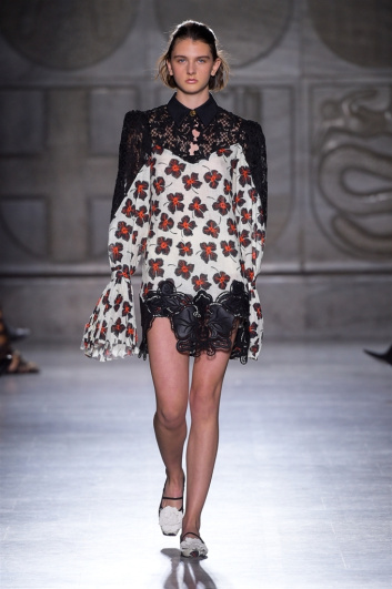 Fotoservizio/SS 2018/WOMEN/FAUSTO PUGLISI/DP2/12