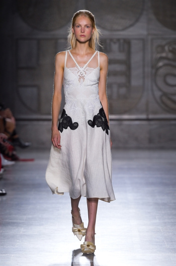 Fotoservizio/SS 2018/WOMEN/FAUSTO PUGLISI/DP2/3