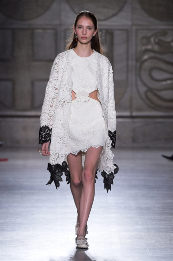 Fotoservizio/SS 2018/WOMEN/FAUSTO PUGLISI/DP2/4