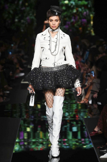 Fotoservizio/SS 2018/WOMEN/MOSCHINO/DP2/0
