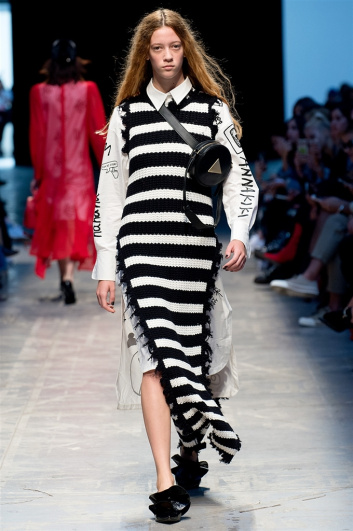 Fotoservizio/SS 2018/WOMEN/ANNAKIKI/DP2/19