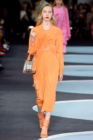 Fotoservizio/SS 2018/WOMEN/MARCO DE VINCENZO/DP2/3