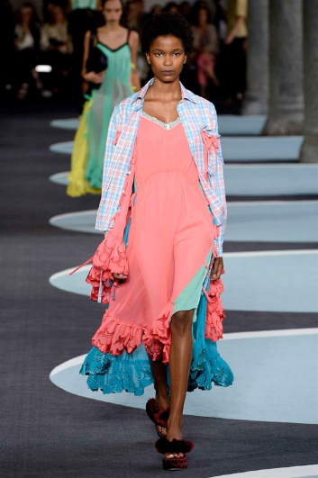 Fotoservizio/SS 2018/WOMEN/MARCO DE VINCENZO/DP2/4