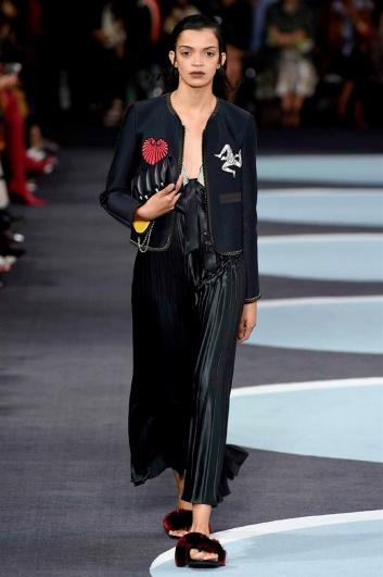 Fotoservizio/SS 2018/WOMEN/MARCO DE VINCENZO/DP2/6
