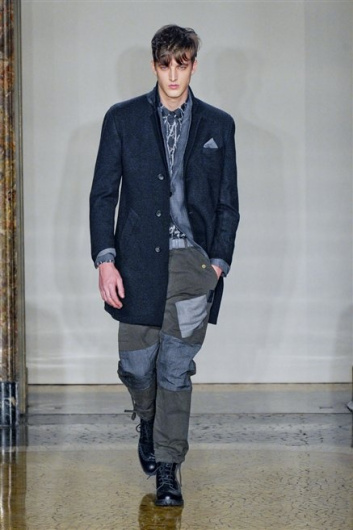 Fotoservizio/FW 2012-2013/MEN/MOSCHINO/D1/6