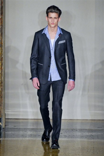 Fotoservizio/FW 2012-2013/MEN/MOSCHINO/D1/8