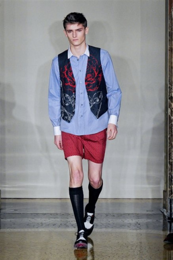 Fotoservizio/FW 2012-2013/MEN/MOSCHINO/D1/9