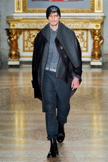 Fotoservizio/FW 2012-2013/MEN/VIVIENNE WESTWOOD/D1/2
