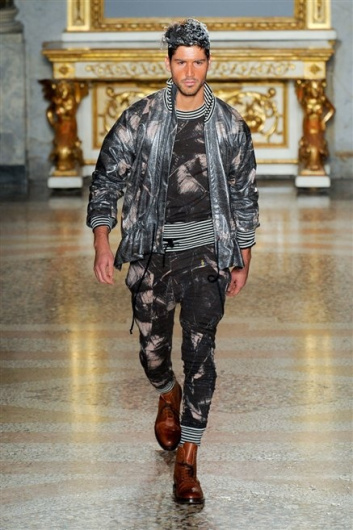 Fotoservizio/FW 2012-2013/MEN/VIVIENNE WESTWOOD/D1/3