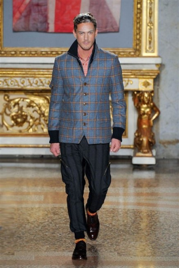 Fotoservizio/FW 2012-2013/MEN/VIVIENNE WESTWOOD/D1/37