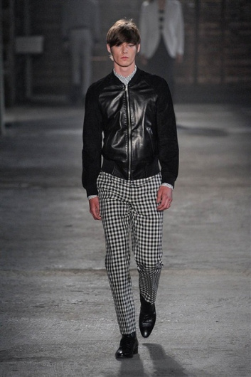 Fotoservizio/SS 2012/MEN/ALEXANDER MCQUEEN/D1/3