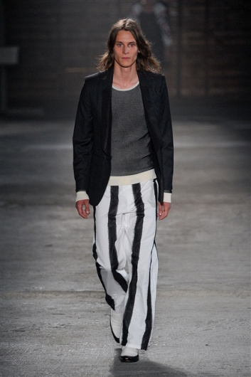 Fotoservizio/SS 2012/MEN/ALEXANDER MCQUEEN/D1/5