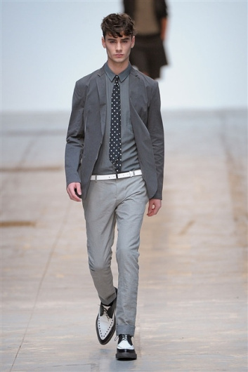 Fotoservizio/SS 2012/MEN/COSTUME NATIONAL HOMME/D1/15