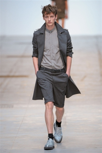 Fotoservizio/SS 2012/MEN/COSTUME NATIONAL HOMME/D1/16