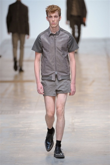 Fotoservizio/SS 2012/MEN/COSTUME NATIONAL HOMME/D1/17
