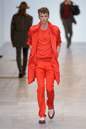 Fotoservizio/SS 2012/MEN/COSTUME NATIONAL HOMME/D1/20