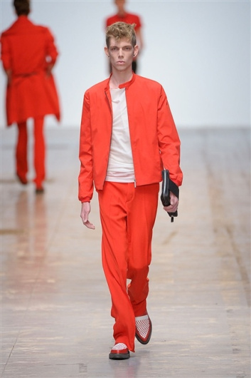 Fotoservizio/SS 2012/MEN/COSTUME NATIONAL HOMME/D1/22