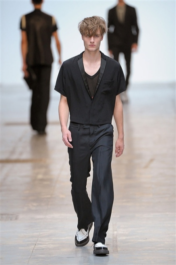 Fotoservizio/SS 2012/MEN/COSTUME NATIONAL HOMME/D1/28