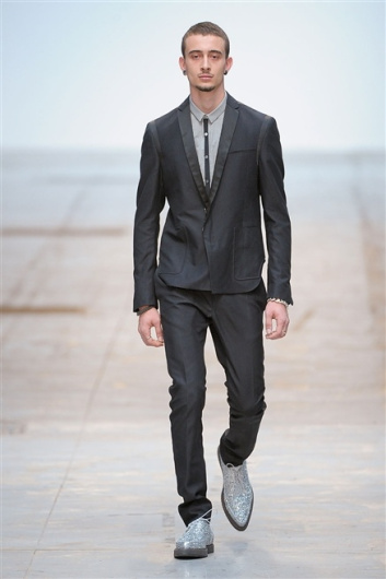 Fotoservizio/SS 2012/MEN/COSTUME NATIONAL HOMME/D1/29