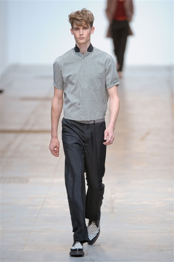 Fotoservizio/SS 2012/MEN/COSTUME NATIONAL HOMME/D1/0