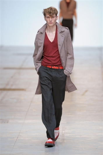 Fotoservizio/SS 2012/MEN/COSTUME NATIONAL HOMME/D1/1