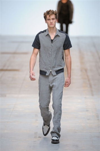 Fotoservizio/SS 2012/MEN/COSTUME NATIONAL HOMME/D1/11
