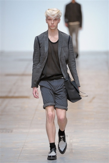 Fotoservizio/SS 2012/MEN/COSTUME NATIONAL HOMME/D1/14