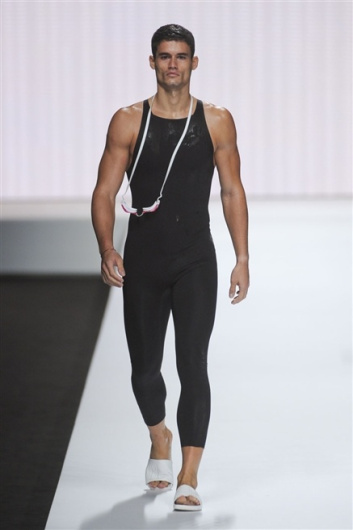 Fotoservizio/SS 2012/MEN/DIRK BIKKEMBERGS SPORT COUTURE/D1/3