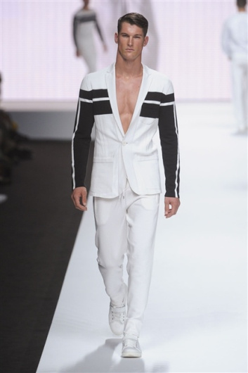 Fotoservizio/SS 2012/MEN/DIRK BIKKEMBERGS SPORT COUTURE/D1/24