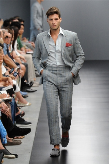 Fotoservizio/SS 2012/MEN/ERMANNO SCERVINO/D1/5