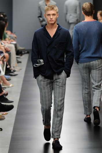 Fotoservizio/SS 2012/MEN/ERMANNO SCERVINO/D1/8