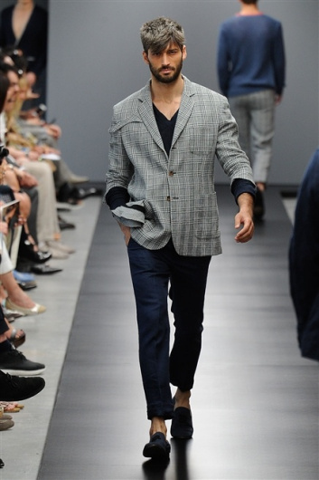 Fotoservizio/SS 2012/MEN/ERMANNO SCERVINO/D1/9
