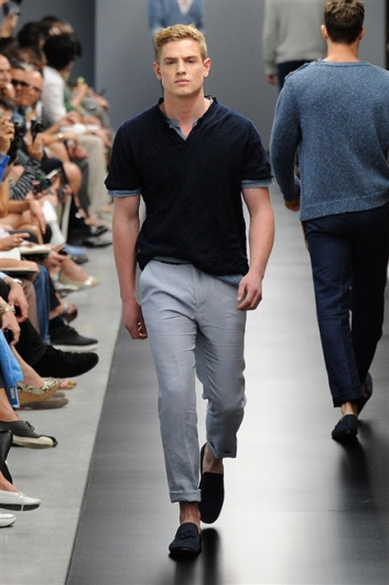Fotoservizio/SS 2012/MEN/ERMANNO SCERVINO/D1/13