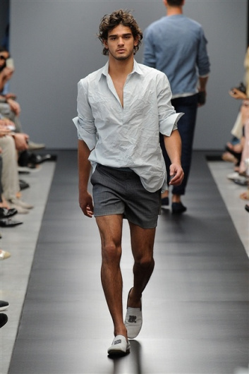 Fotoservizio/SS 2012/MEN/ERMANNO SCERVINO/D1/16