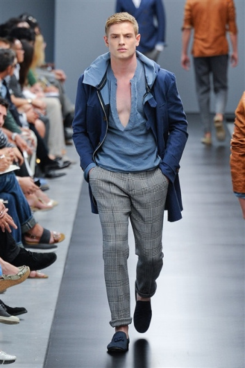 Fotoservizio/SS 2012/MEN/ERMANNO SCERVINO/D1/29