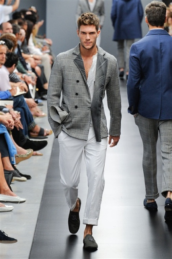 Fotoservizio/SS 2012/MEN/ERMANNO SCERVINO/D1/31