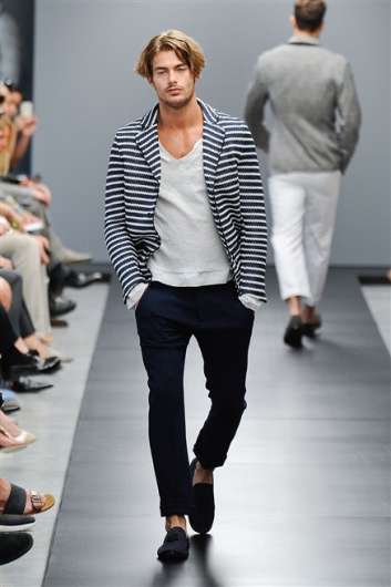 Fotoservizio/SS 2012/MEN/ERMANNO SCERVINO/D1/33