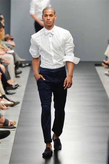 Fotoservizio/SS 2012/MEN/ERMANNO SCERVINO/D1/37