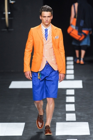 Fotoservizio/SS 2012/MEN/FRANKIE MORELLO/D1/2