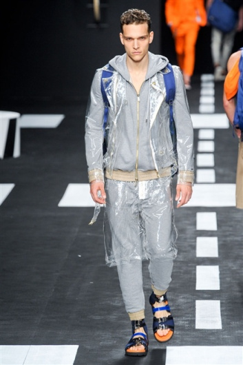 Fotoservizio/SS 2012/MEN/FRANKIE MORELLO/D1/10