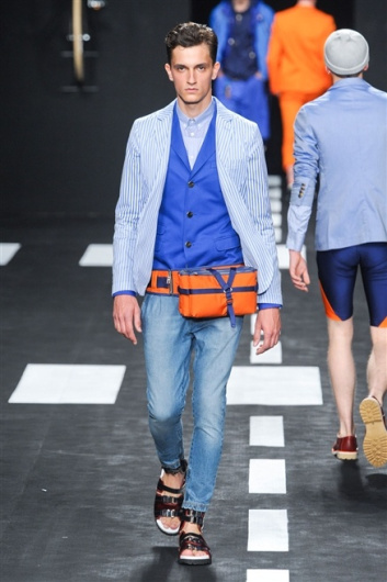 Fotoservizio/SS 2012/MEN/FRANKIE MORELLO/D1/13