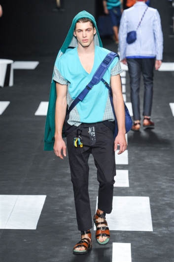 Fotoservizio/SS 2012/MEN/FRANKIE MORELLO/D1/19