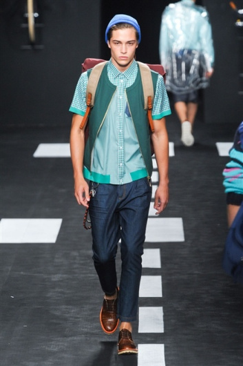 Fotoservizio/SS 2012/MEN/FRANKIE MORELLO/D1/24