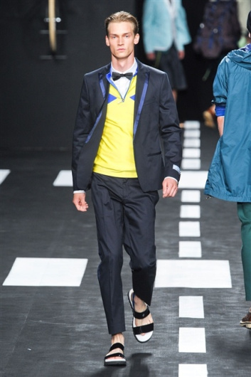 Fotoservizio/SS 2012/MEN/FRANKIE MORELLO/D1/27