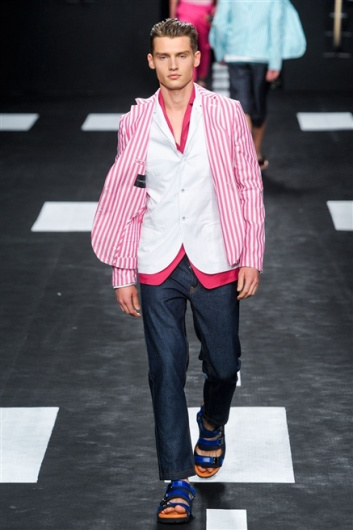 Fotoservizio/SS 2012/MEN/FRANKIE MORELLO/D1/29