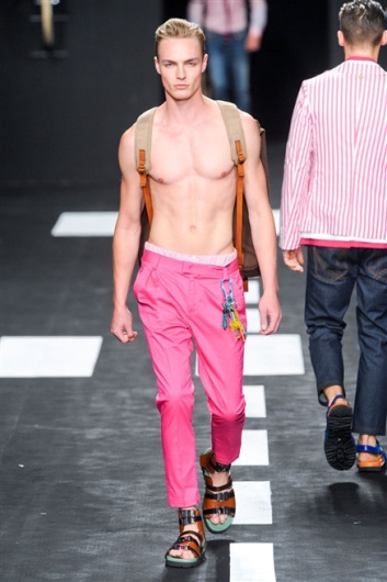 Fotoservizio/SS 2012/MEN/FRANKIE MORELLO/D1/30