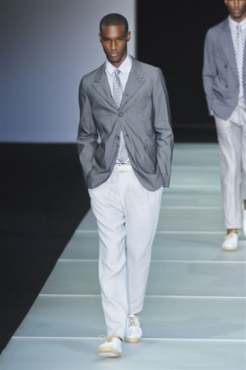 Fotoservizio/SS 2012/MEN/GIORGIO ARMANI/D1/2