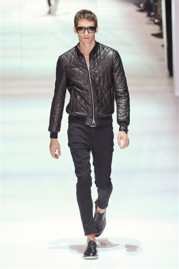Fotoservizio/SS 2012/MEN/GUCCI/D1/2