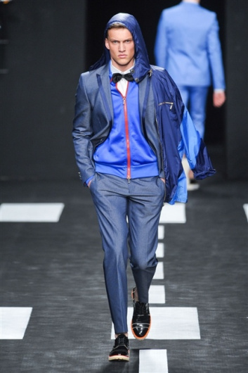 Fotoservizio/SS 2012/MEN/FRANKIE MORELLO/D1/37